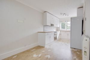 Kitchen/Breakfast Room- click for photo gallery